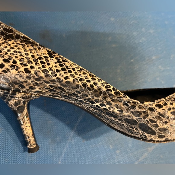 Stuart Weitzman Pumps Snake skin peep toe 9 - Picture 5 of 5